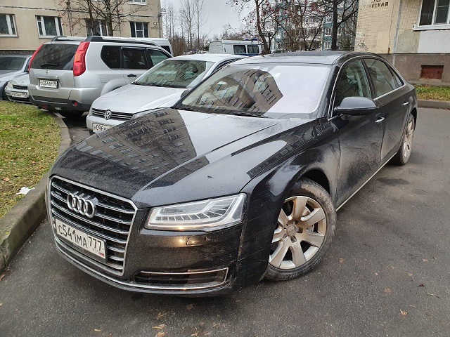 Audi A8 -  