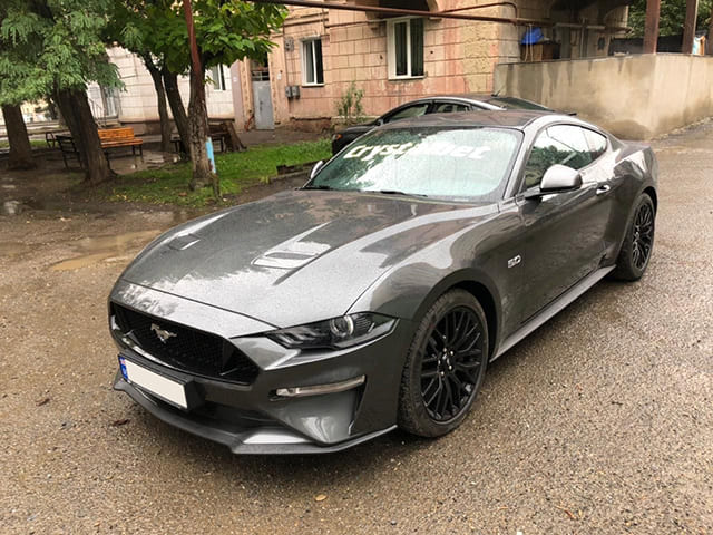 Ford Mustang 2021 .